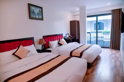 带阳台家庭间 — SAPA KING HOTEL HUNG VUONG HOTEl